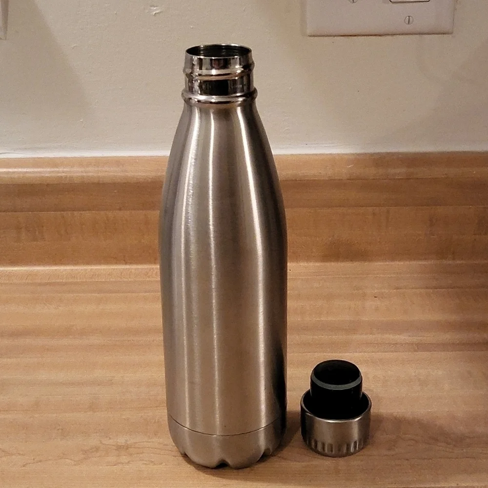 Stainless steel water bottle